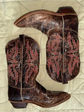 Brown and red men’s cowboy boots